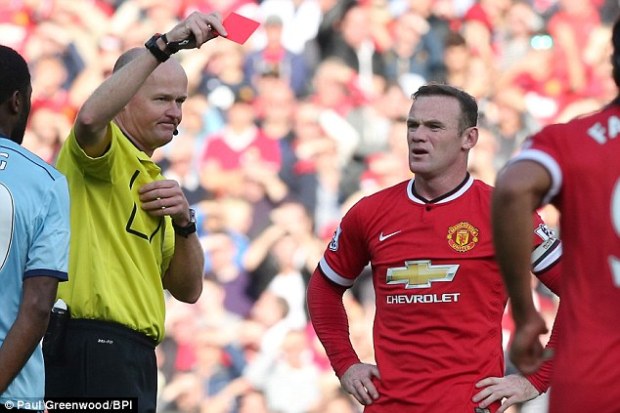 1412166810470_wps_7_Referee_Mr_Lee_Mason_show